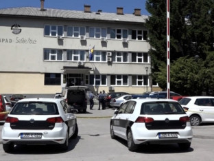 Optužen da je razbio 12 televizora i prijetio policajcima