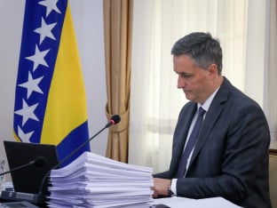 Bećirović pokušao "ispod žita" da provuče odluku o Komisiji za spomenike