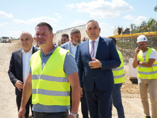 Minić: Nema više stajanja, ubrzavamo izgradnju auto-puta
