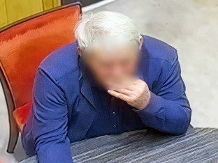 Lopov progutao dijamantski prsten , pa ga morao vratiti