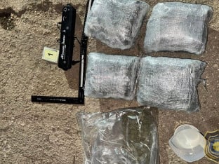 Policija u zaplijenila drogu i zolju, osumnjičeni pobjegao