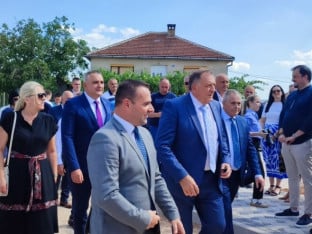 Minić, Cvijanović i Dodik obilaze gradilište novog vrtića u Bileći