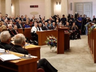 Usvojena Rezolucija o položaju Hrvata u BiH, odbijeni amandmani Mosta
