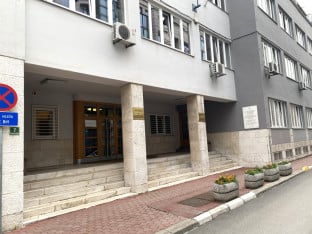CIK BiH upozorio političare: Nema korišćenja službenih vozila, prostorija i resursa za kampanju