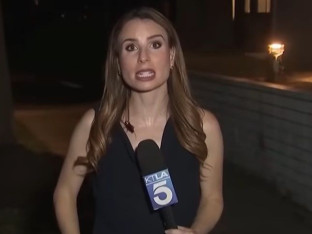 Veliki žohar sletio na vrat novinarke usred javljanja uživo, njena reakcija postala hit