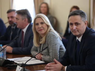 Bećirović preko šefa kabineta "mrtvu odluku" hoće da vrati u život