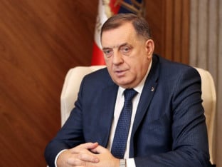 Dodik: Bivši i lažni se poredi sa Franjom Josifom