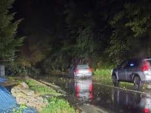 Јако невријеме у Зворнику оставило грађане без струје