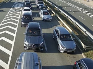 Велике гужве на више граничних прелаза