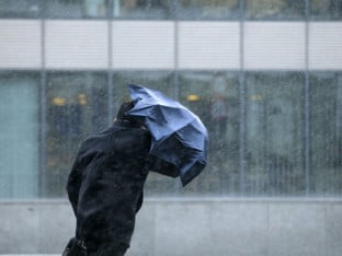 Издато упозорење: Данас највећи ризик од олуја