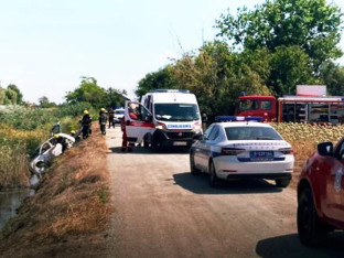 Познати детаљи језиве несреће код Новог Сада: Аутомобил завршио на крову у води
