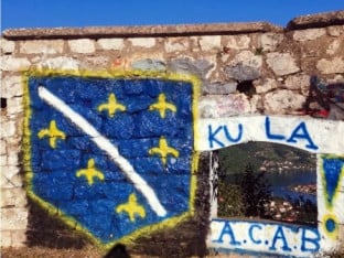Vandalizam na zvorničkoj tvrđavi: Crtali ratne simbole