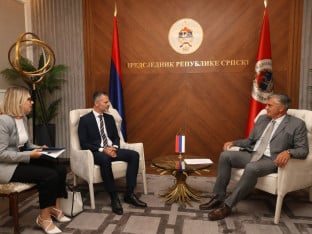 Karan sa danskim ambasadorom: Za striktnu primjenu ustava