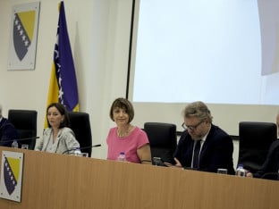 Hod po ivici do početka kampanje: CIK ne prašta ni najmanji korak