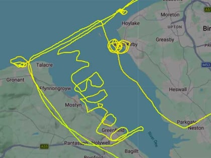 Pilot iz dosade "nacrtao" poruku na nebu Britanije!