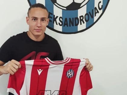 Fudbaler predstavljen u dva kluba