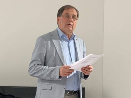 Миладин Берић за "Глас": Навијање је тупи угао сатире
