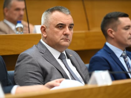 Vlada demantuje federalne medije: Minić nije spominjao oružje