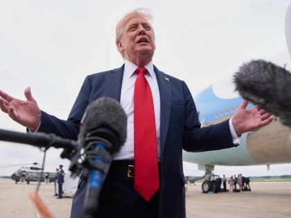 Вашингтон ће финансирати пројекте блиске покрету МАГА у Европи