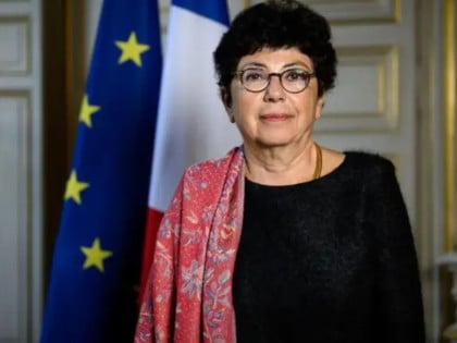 Francuska: Ministarka podnijela ostavku zbog pesticida koji škode pčelama