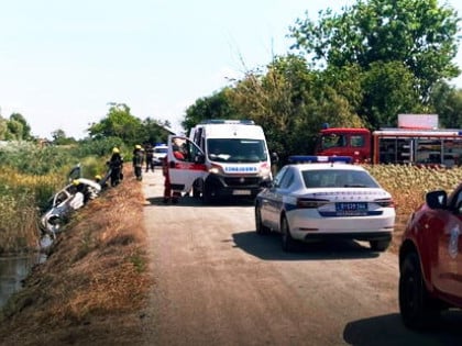 Užas u Novom Sadu: Tri tijela izvučena iz prevrnutog automobila