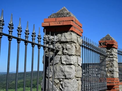 Ера масивних ограда је завршена: Стари тренд поново осваја дворишта