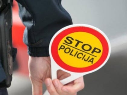 Vozaču u Trnovu oduzet automobil: Za neplaćene kazne duguje gotovo 37.000 KM