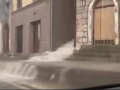 Снажно невријеме у Требињу, улице под водом