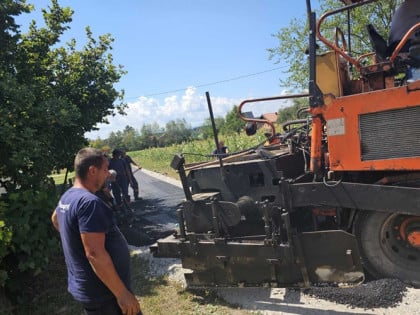 Mještani Kuljana uzeli stvar u svoje ruke: Asfaltirali ulicu iz svog džepa