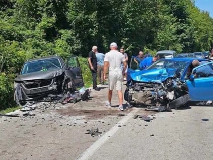Težak sudar kod Kladnja: Jedna osoba poginula, troje povrijeđenih