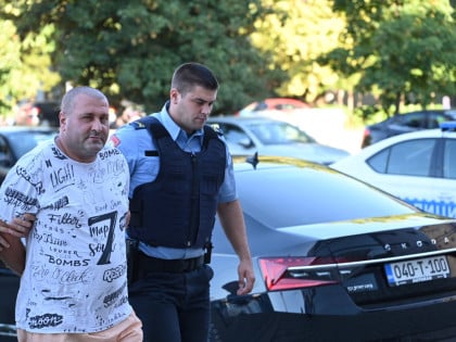Пред тужиоцем двојац који је држао жену и дијете заробљене у стану