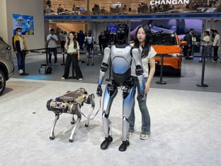 Trka za robote budućnosti: SAD blokirale uvoz humanoidnih robota iz Kine