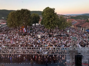 U Mrkonjić Gradu 10.000 ljudi, nije zabilježen nijedan incident