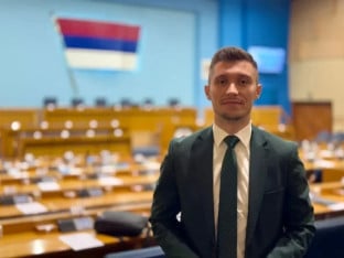 Kresojević: Vlast koja ne štiti zdravlje djece ne služi narodu
