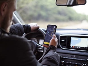 MUP izdao više od 3.800 kazni zbog korišćenja telefona tokom vožnje