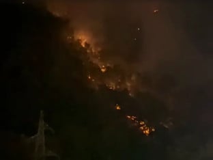 Пожар у Новом Горажду се приближава кућама