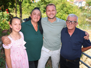Stanivuković posjetio Ranka Ikonića, heroja koji je ranjen izvezao autobus iz Goražda