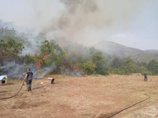Мјештани четврти дан бране село Коњско од ватре