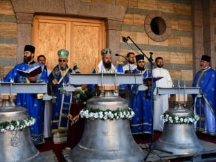 Освештана три звона за манастир Карановац у Кијевцима код Градишке