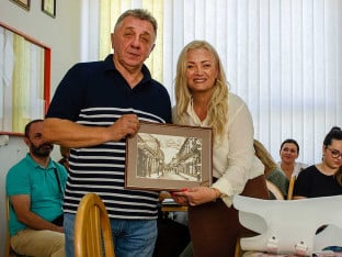 Dr Goran Talić u svojoj nekadašnjoj školi: Znanjem pomaže novim generacijama