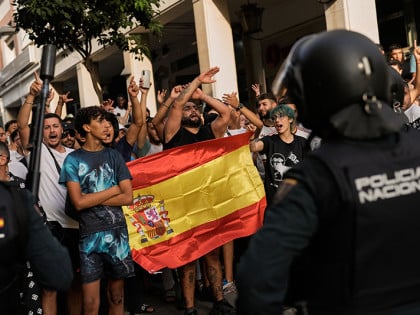 Seuta na nogama: Protesti zbog migrantske krize, policija spriječila obračun