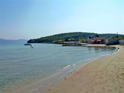 Море на овој плажи у Хрватској загађено фекалијама