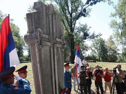 Pomen žrtvama ustaškog terora u Šušnjaru kod Sanskog Mosta: Sjećanje na 5.500 ubijenih Srba