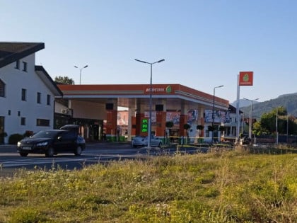 Тужилаштво о стравичној несрећи у Котор Варошу: Младићи страдали у слијетању "аудија", возач пребачен у УКЦ