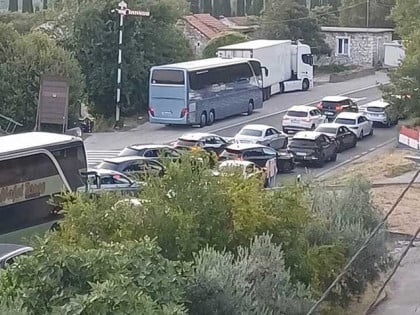 Saobraćajni kolaps na jugu Hrvatske: Kolone duže od 20 km, mještani puštaju putnike u svoje domove