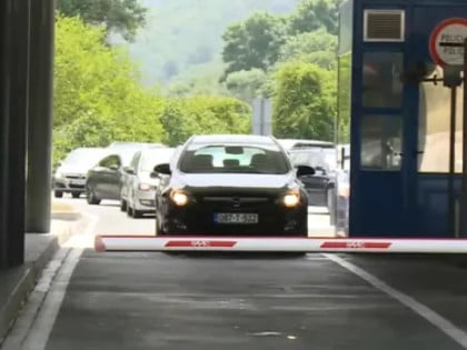 Гужве на обе стране граничних прелаза