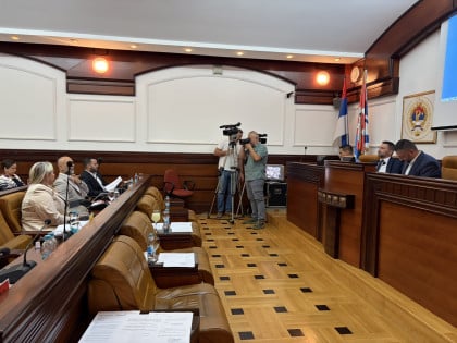 Kredit od 18 miliona i naplata parkinga danas pred banjalučkim odbornicima