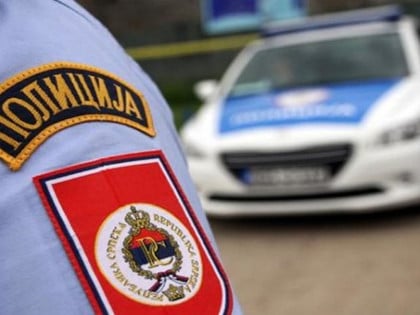Policija sankcionisala još jedno isticanje sporne zastave