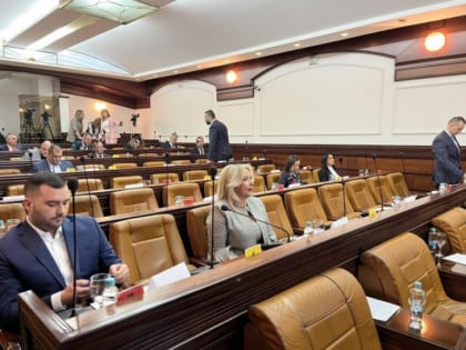 Od “šminkanja grada” do “karijesa u zubima”: Žustra rasprava u banjalučkoj Skupštini