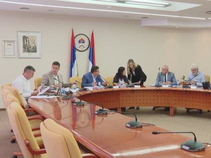 Одбор за уставна питања: Српска ће инсистирати на поништавању одлука високог представника